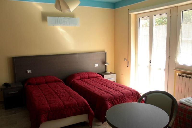 Hotel Villa Aurora Latina Eksteriør billede