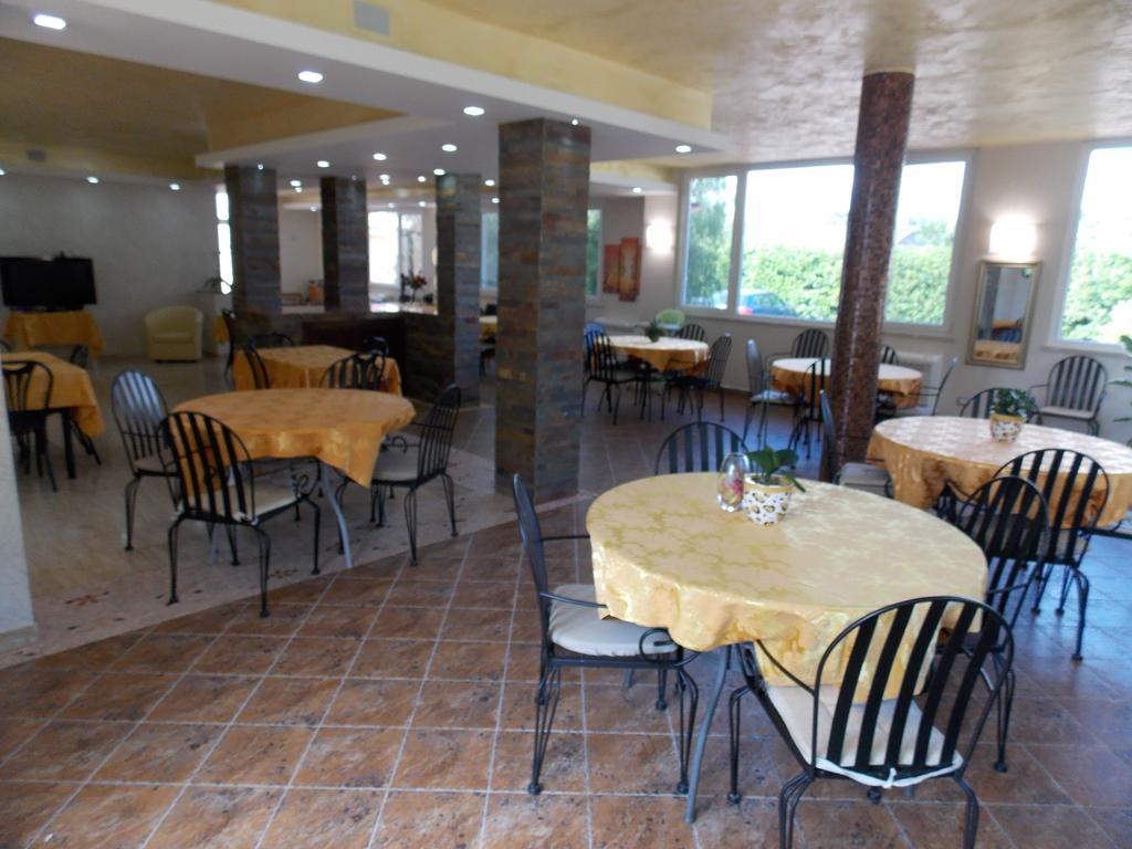 Hotel Villa Aurora Latina Eksteriør billede
