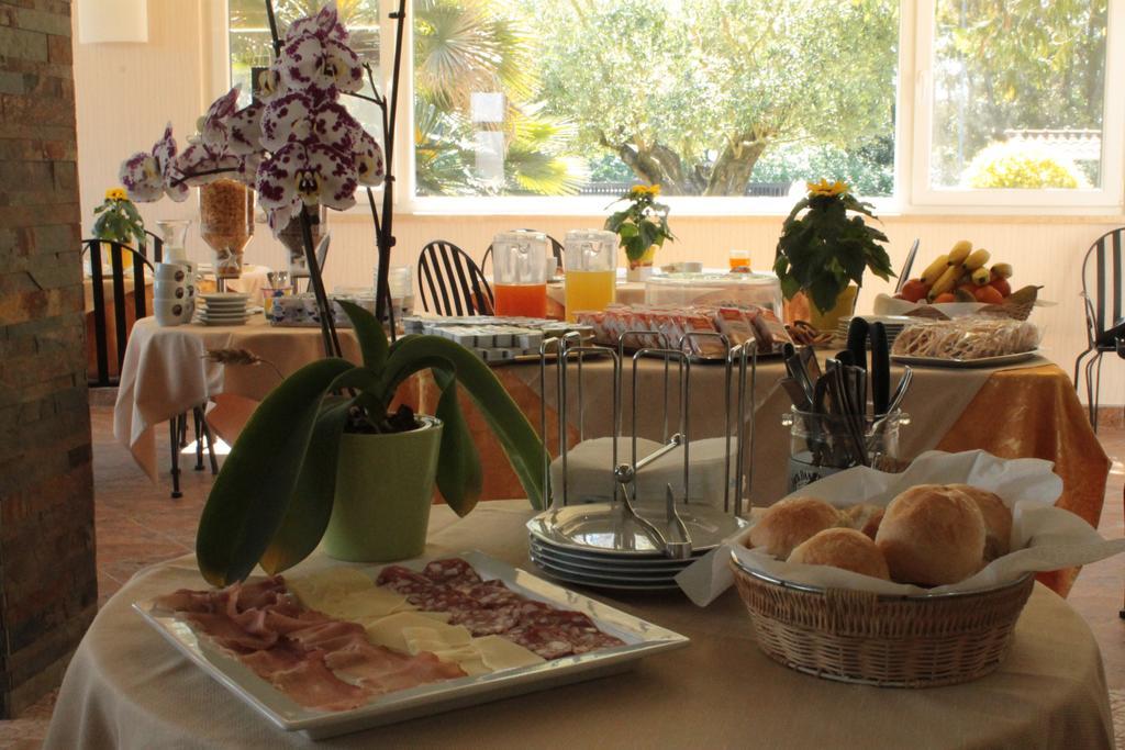 Hotel Villa Aurora Latina Eksteriør billede