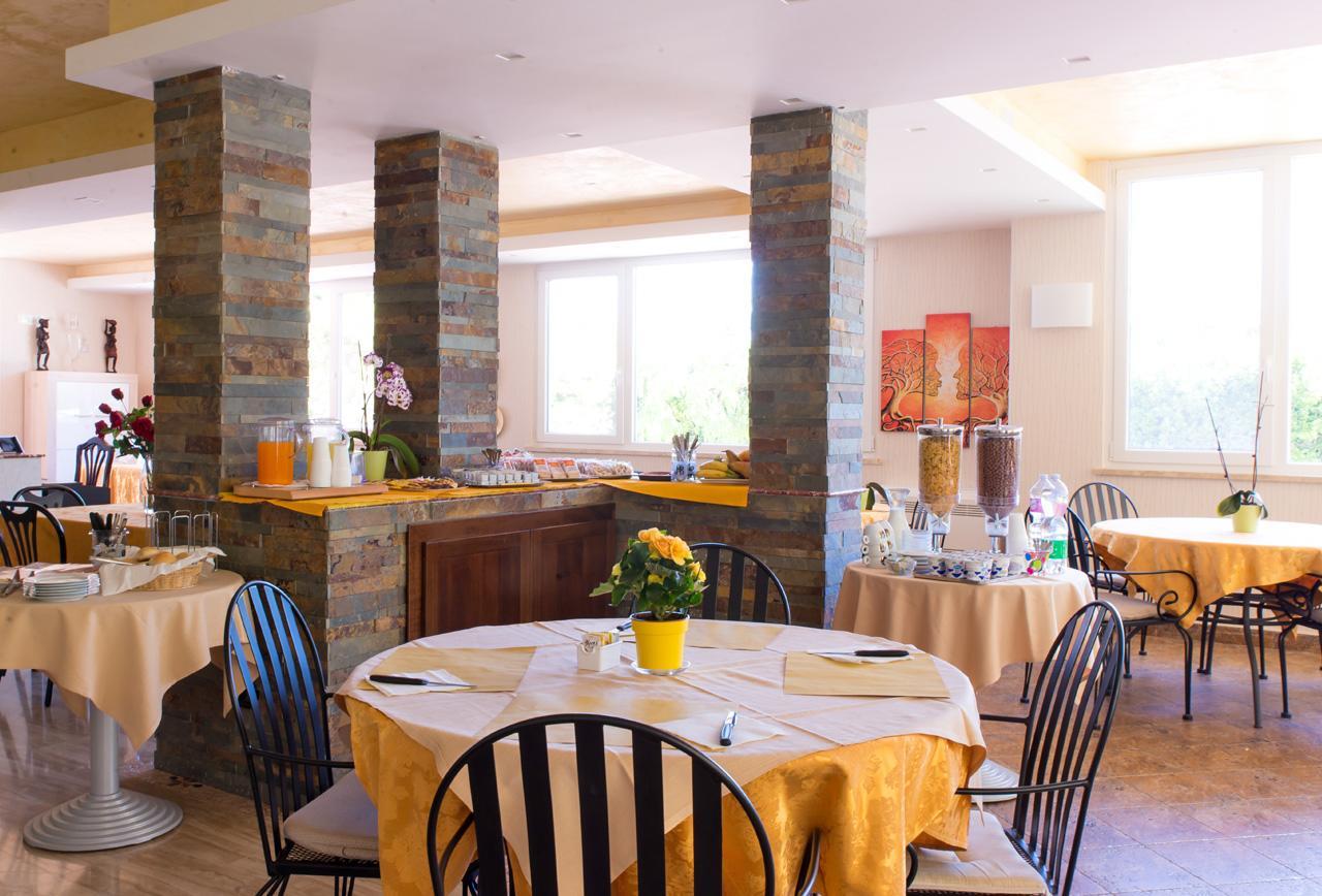 Hotel Villa Aurora Latina Eksteriør billede
