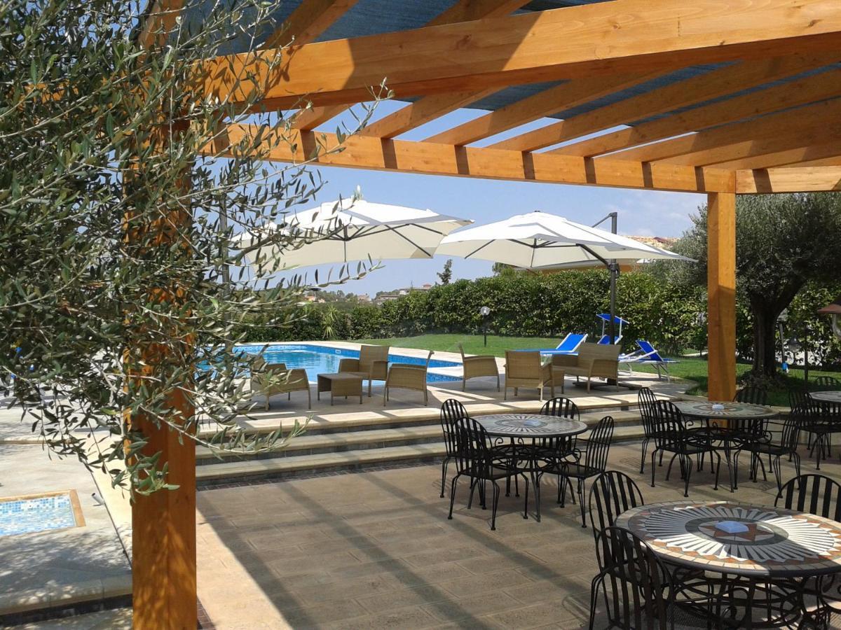 Hotel Villa Aurora Latina Eksteriør billede